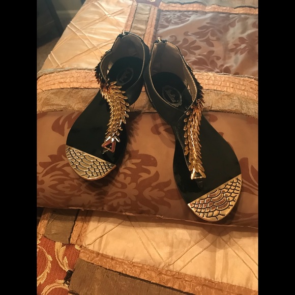 Shoes - 💥FINAL💥 Black Sandal NEW Over the top sandals